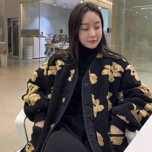 韩国chic冬季 仿羊羔毛夹棉短外套女 减龄百搭V领小熊图案宽松长袖