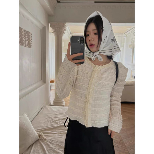 设计感木耳边褶皱感长袖衬衫女