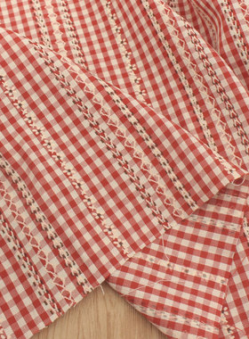 薄款红色胶印碎花条纹格子布料 衬衫上衣裙子短裤童装餐桌布面料