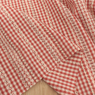 薄款红色胶印碎花条纹格子布料 衬衫上衣裙子短裤童装餐桌布面料