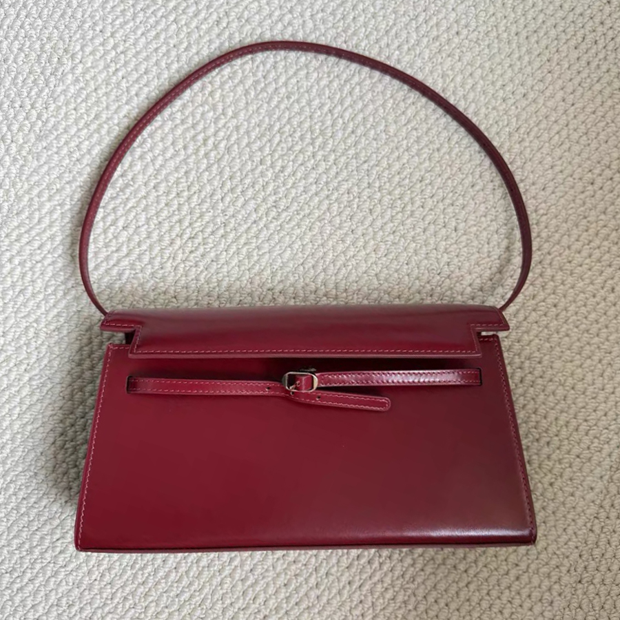 酒红色皮带扣装饰手拿包单肩包