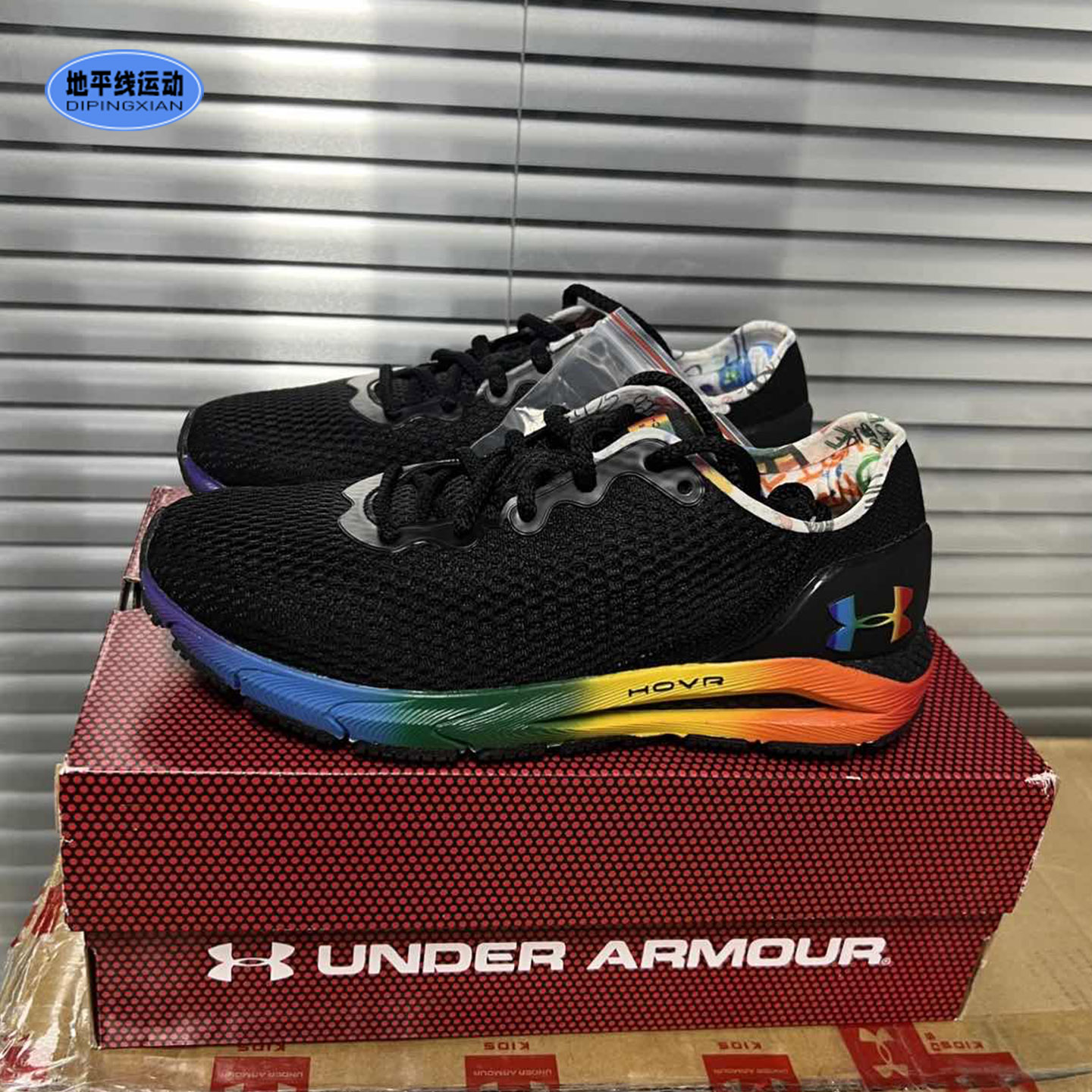 安德玛秋季透气女鞋时尚彩虹底运动鞋轻便跑步鞋慢跑鞋3025227AX