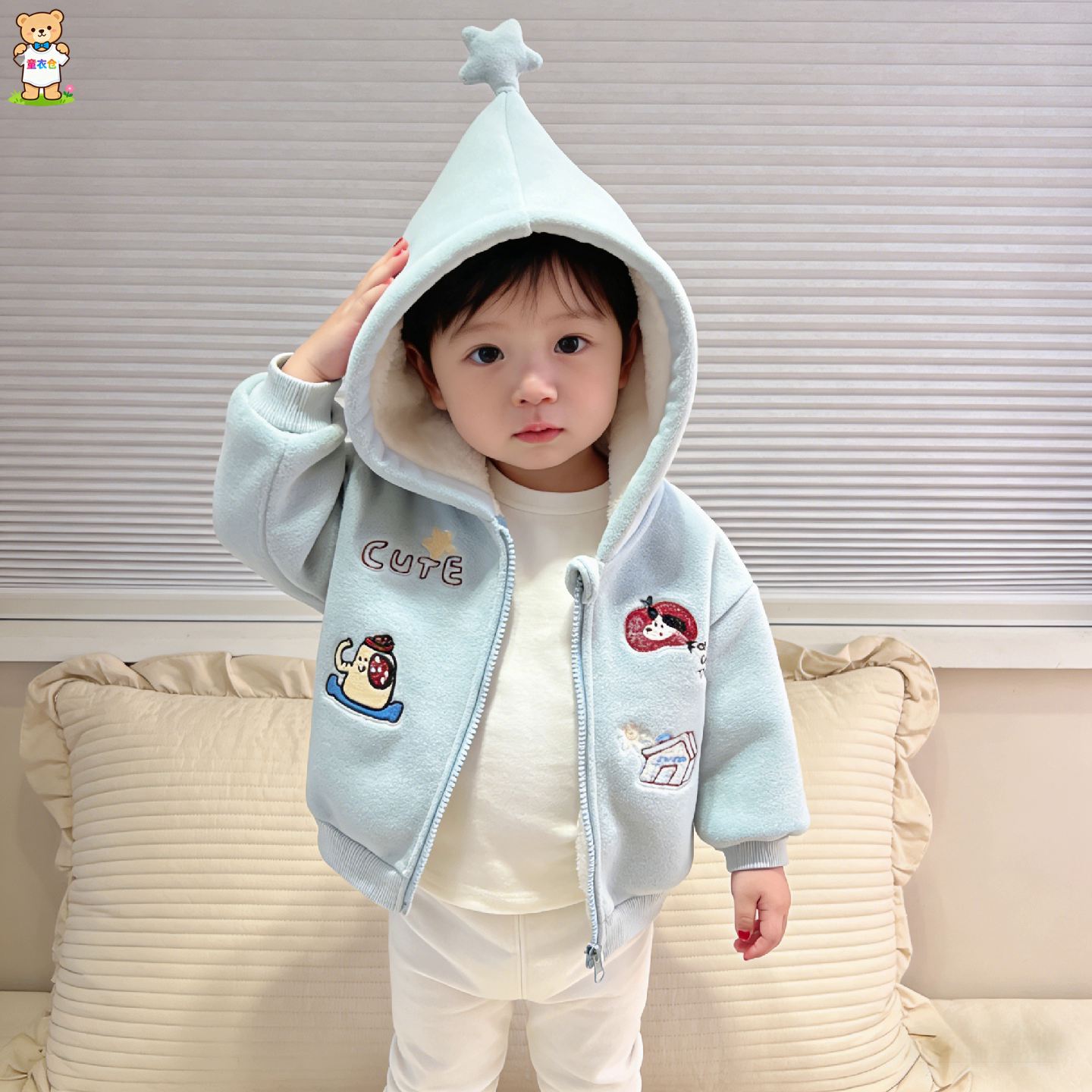 儿童卡通加绒外套2026新款冬季男童刺绣连帽星星上衣宝宝加厚冬装