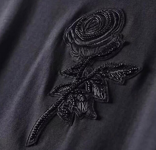 2折夏季推荐丝光棉玫瑰花串珠刺绣圆形下摆男短袖T恤 81098 P60