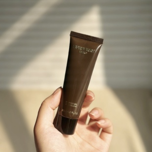 一种叛逆与不羁的青年之感，无法抗拒！英雄沐浴露30ml