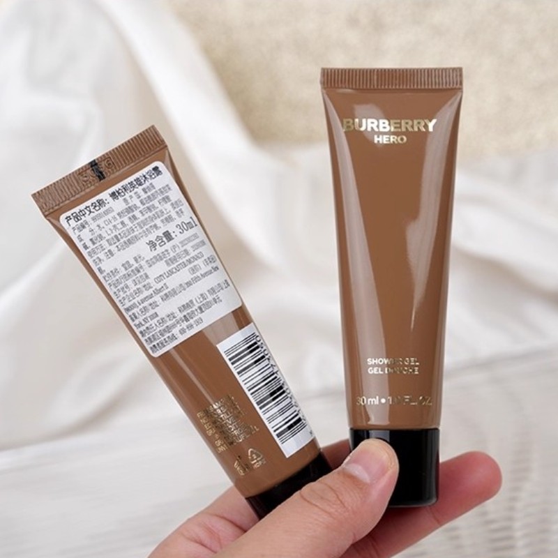 一种叛逆与不羁的青年之感，无法抗拒！英雄沐浴露30ml