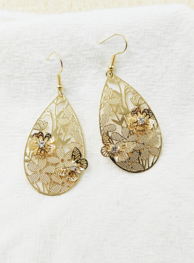 水滴立体耳环黄金色镂空花朵中古宫廷浮雕国潮流苏吊坠女耳钉C315
