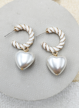 港风珍珠爱心耳环女长款金属耳钉气质新款百搭耳饰C408