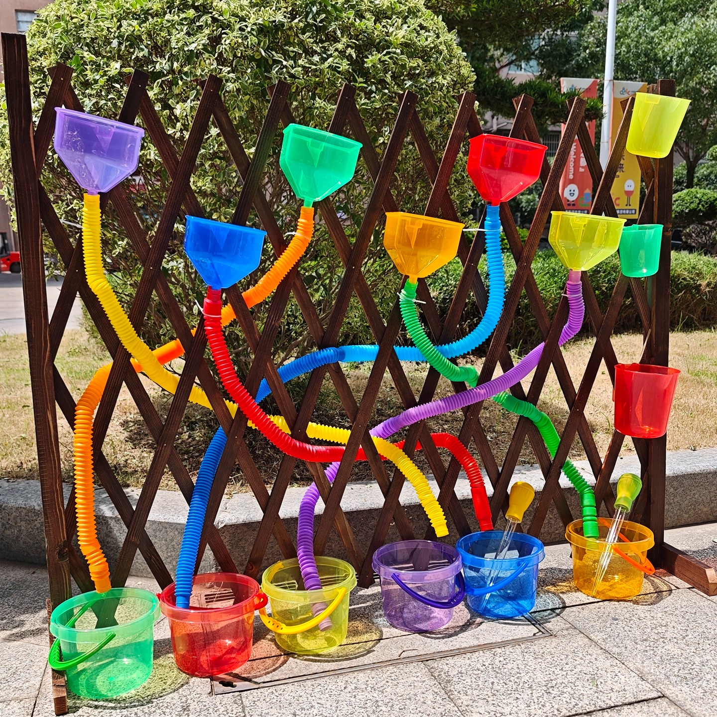 光影游戏透明彩虹水桶漏斗量杯