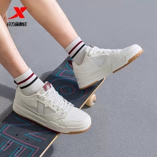 轻盈休闲鞋 特步STEP 百搭时尚 男25年春季 975119310005 1板鞋