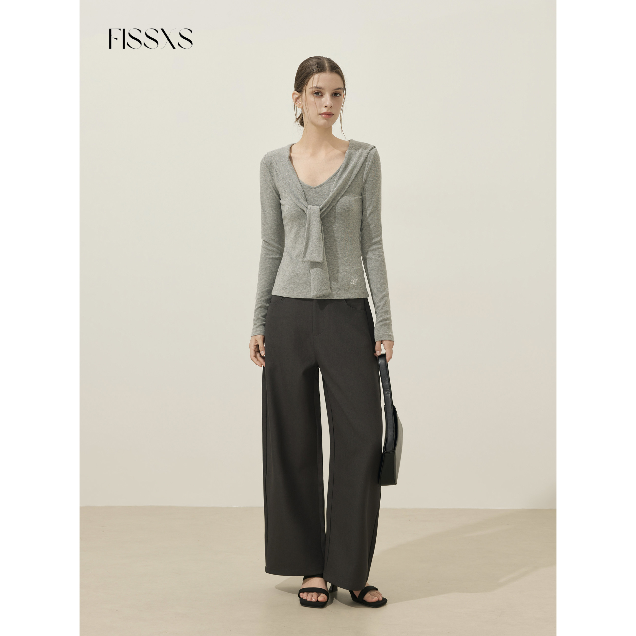 FISSXS 春季新款设计感系带V领修身T恤百搭打底衫女装修身显瘦图片