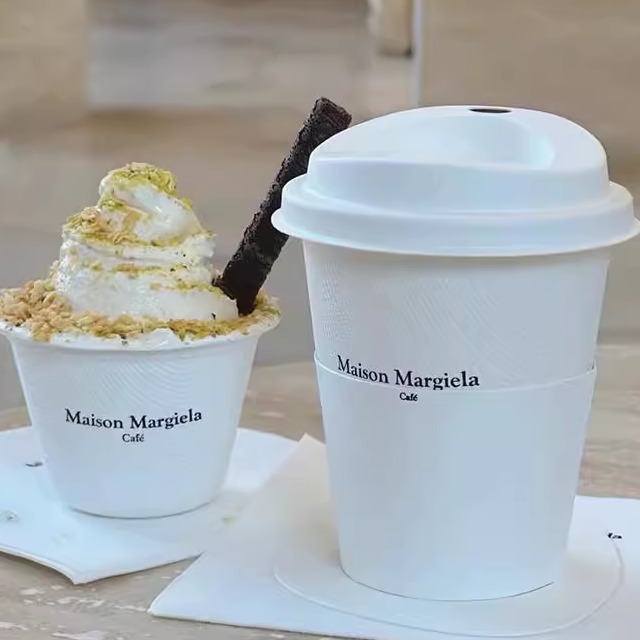 带吸管一次性透明可印图案纸杯