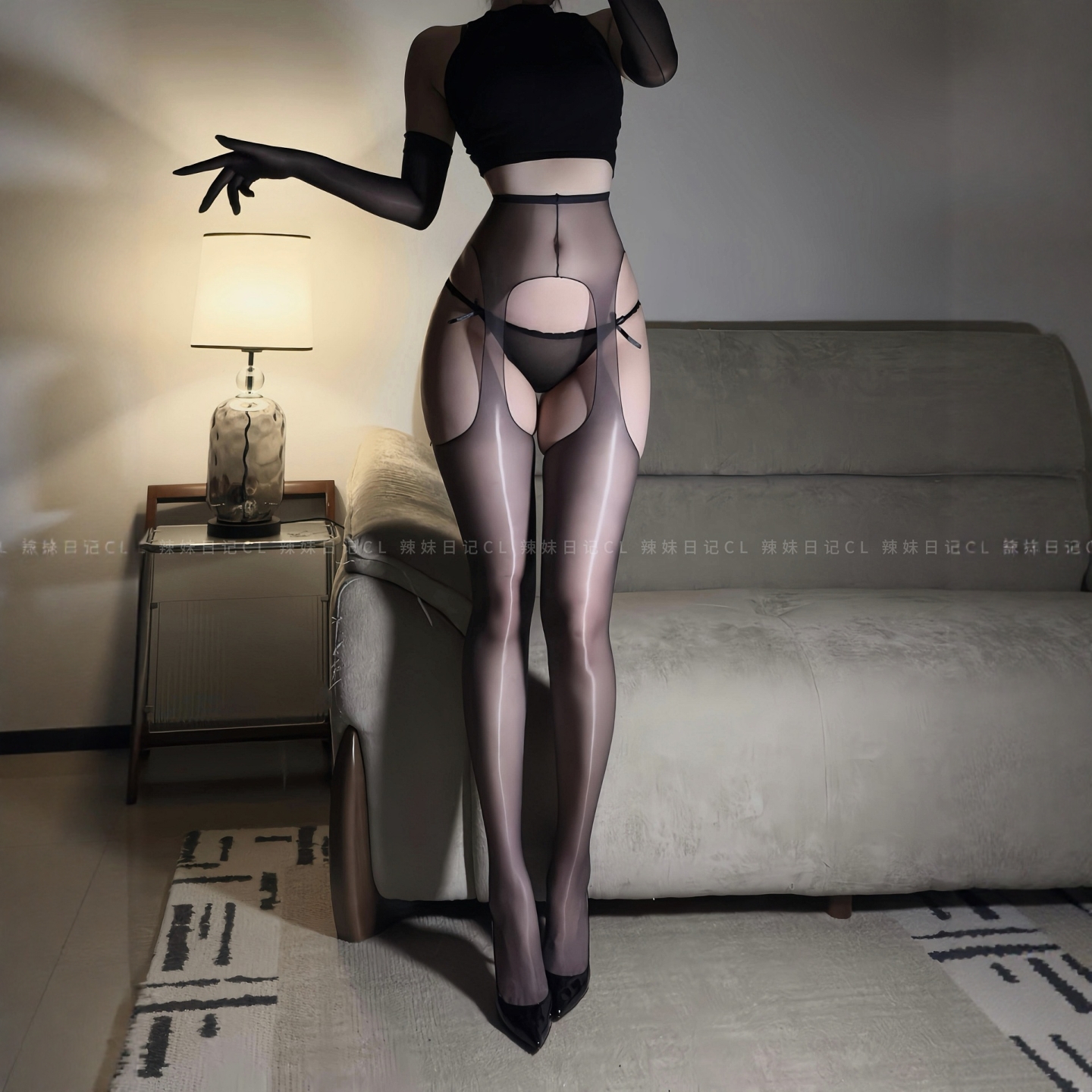 辣妹日记CL「浮影」四面镂空超薄极光油亮丝袜吊带一体性感黑丝