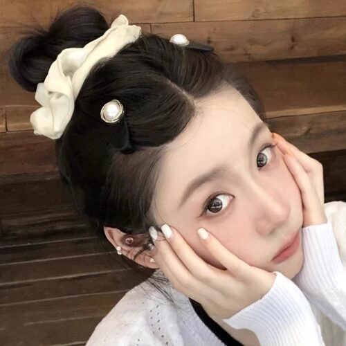 韩系小香风黑丝绒珍珠碎发夹侧边