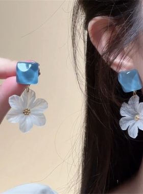 zoozmini蓝色方糖雏菊花朵耳环女小众设计感夏日清新优雅气质耳饰