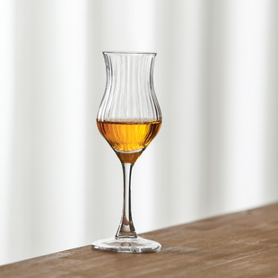 水晶玻璃威士忌闻香杯ISO专业白酒品鉴杯洋酒杯郁金香杯高脚杯子