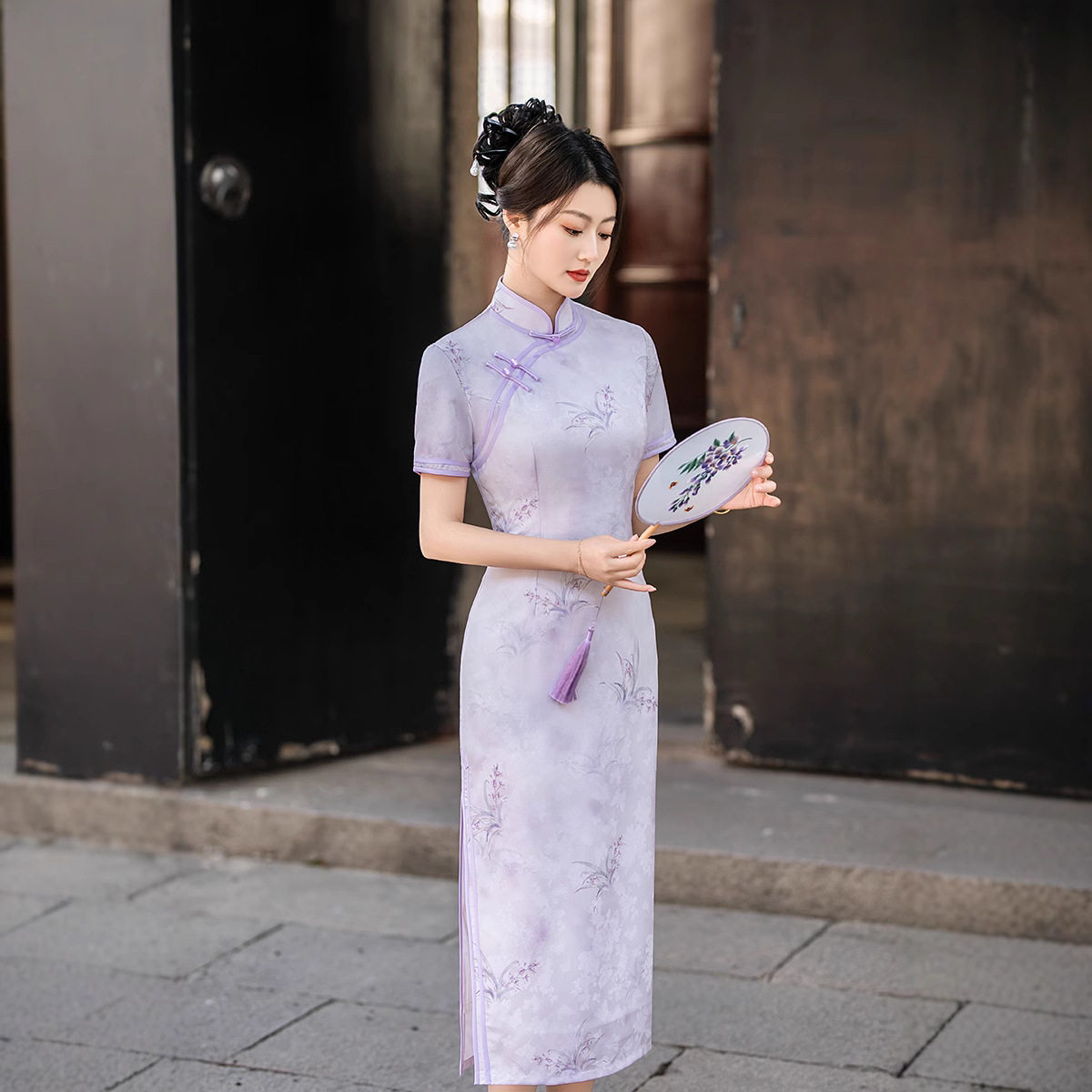 靓依铺 2026气质礼服走秀旗袍新款复古长款印花紫色传统旗袍
