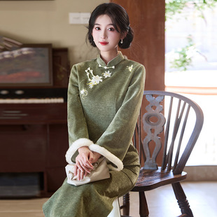 绿色加绒加厚冬装国风新中式长袖旗袍2026新款年轻款女复古秋冬季
