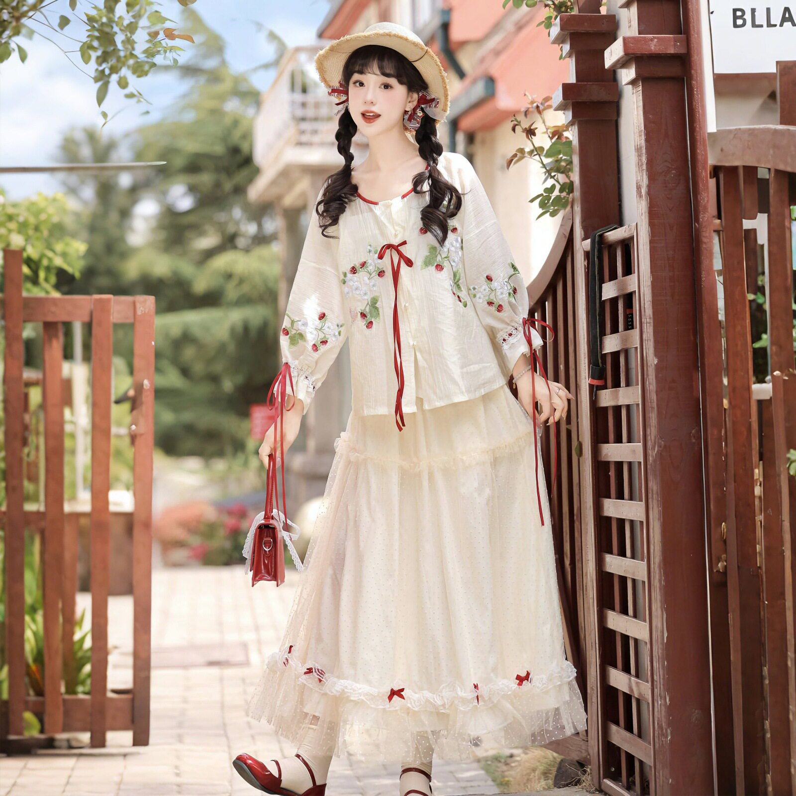 日常汉服女蛋糕裙纱裙长裙【夏日草莓】汉元素通勤刺绣圆领衫