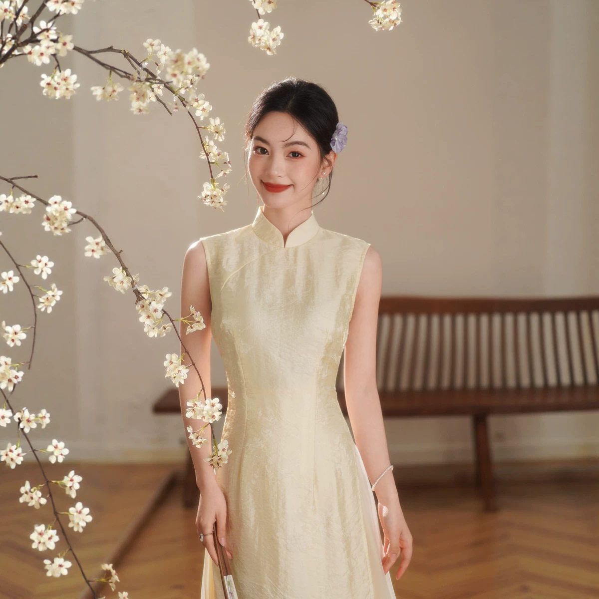 白色高端大气旗袍订婚礼服2026新中式绝美年轻款素雅提花日常可穿