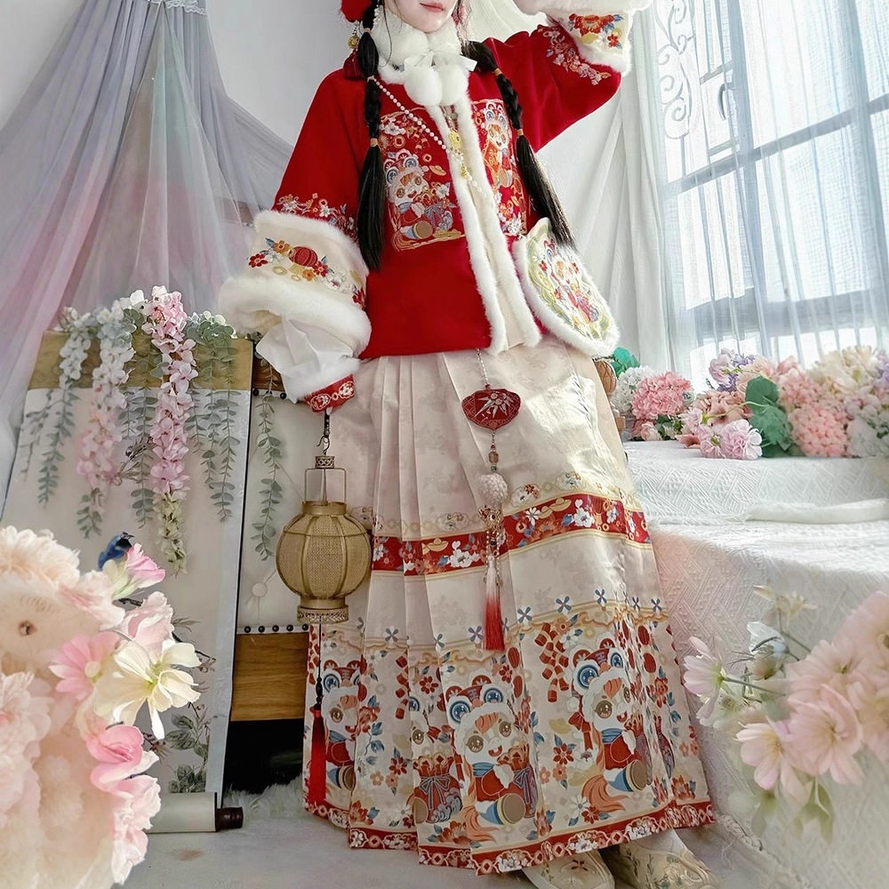 原创明制汉服女2026新款冬季刺绣加绒加厚上袄马面裙国风拜年古装