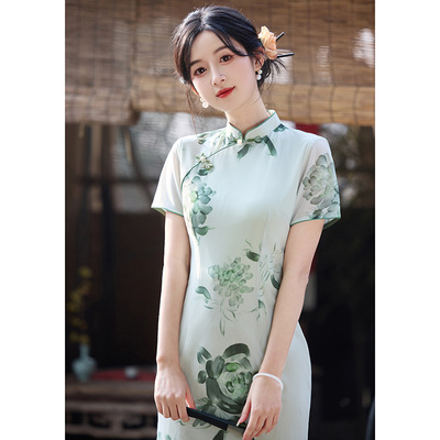 绿色旗袍2025新款夏季新中式改良年轻款中考送考妈妈旗袍裙女