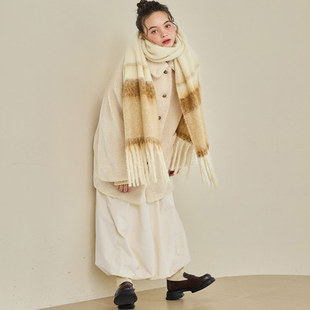 围巾仿马海毛绒绒保暖纯色日本尾货25年新色男女保暖秋冬软呼横条