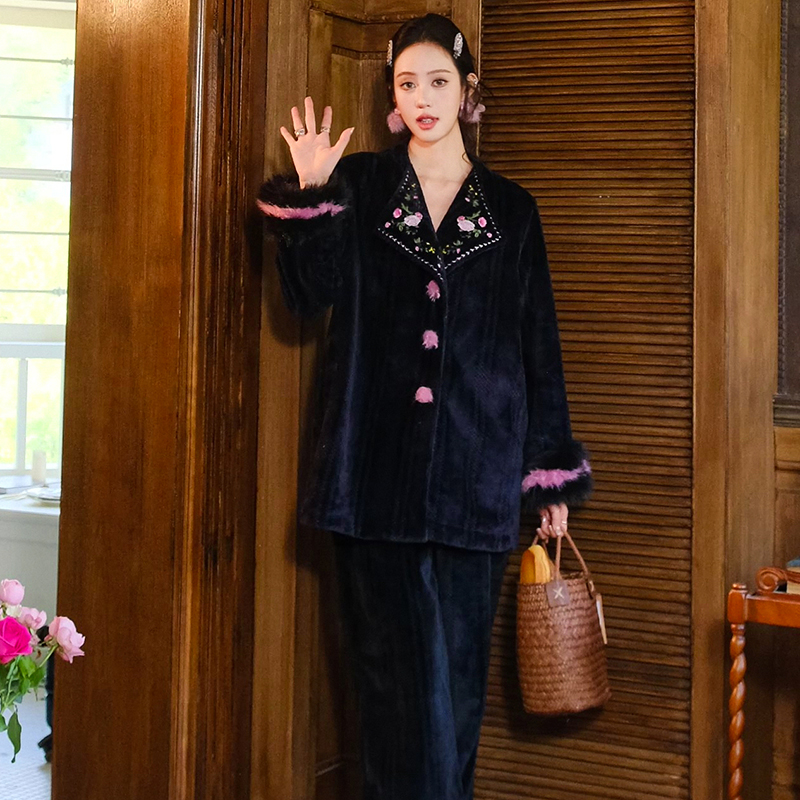 ANN女珊瑚绒睡衣刺绣保暖秋冬