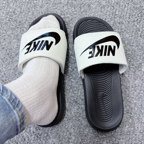 Nike Benassi Jdi 一字 橡胶底外穿 运动户外厚底拖鞋CN9675-005
