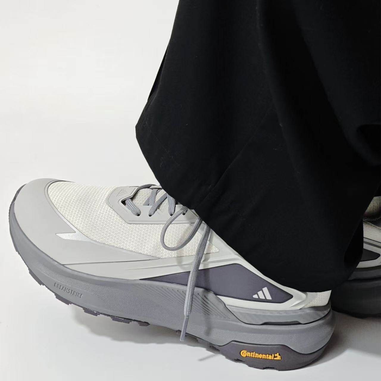 Adidas/阿迪达斯 DREAMPACE 男女同款运动百搭休闲鞋KK1887