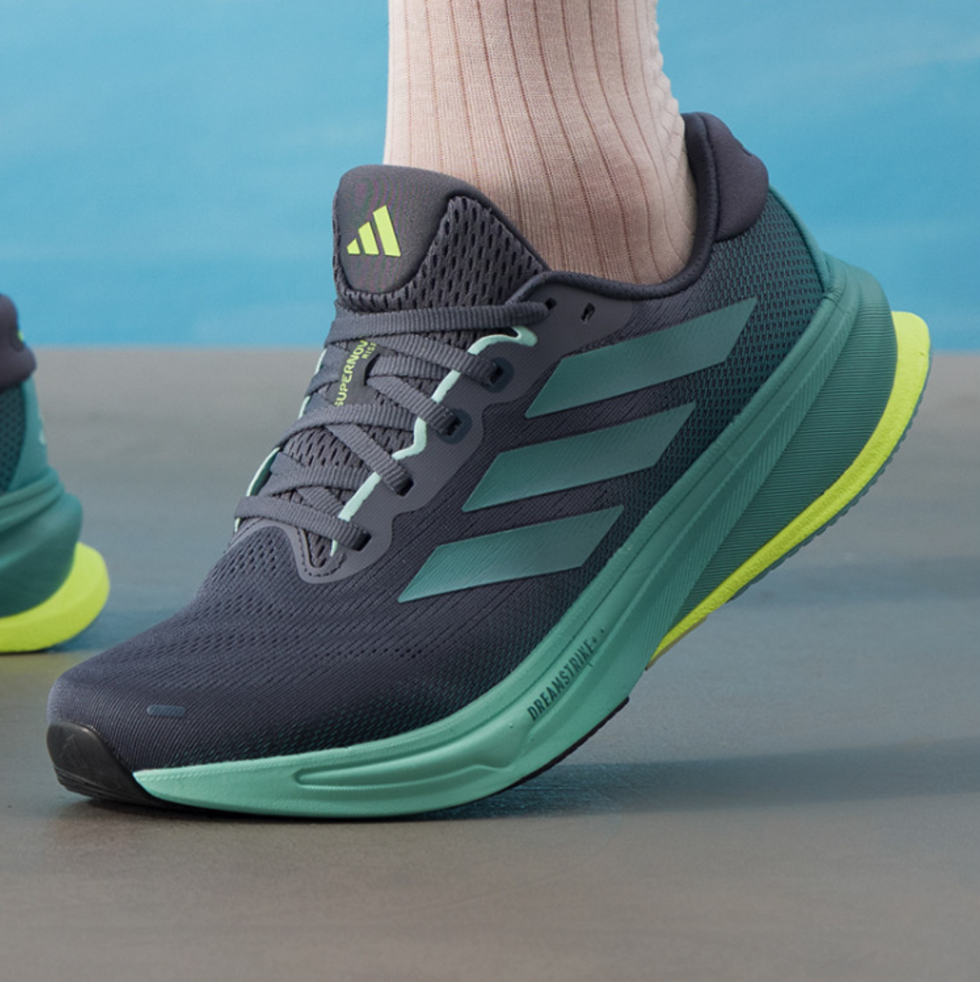Adidas/阿迪达斯 SUPERNOVA RISE 2缓震透气健身运动跑步鞋JQ7701