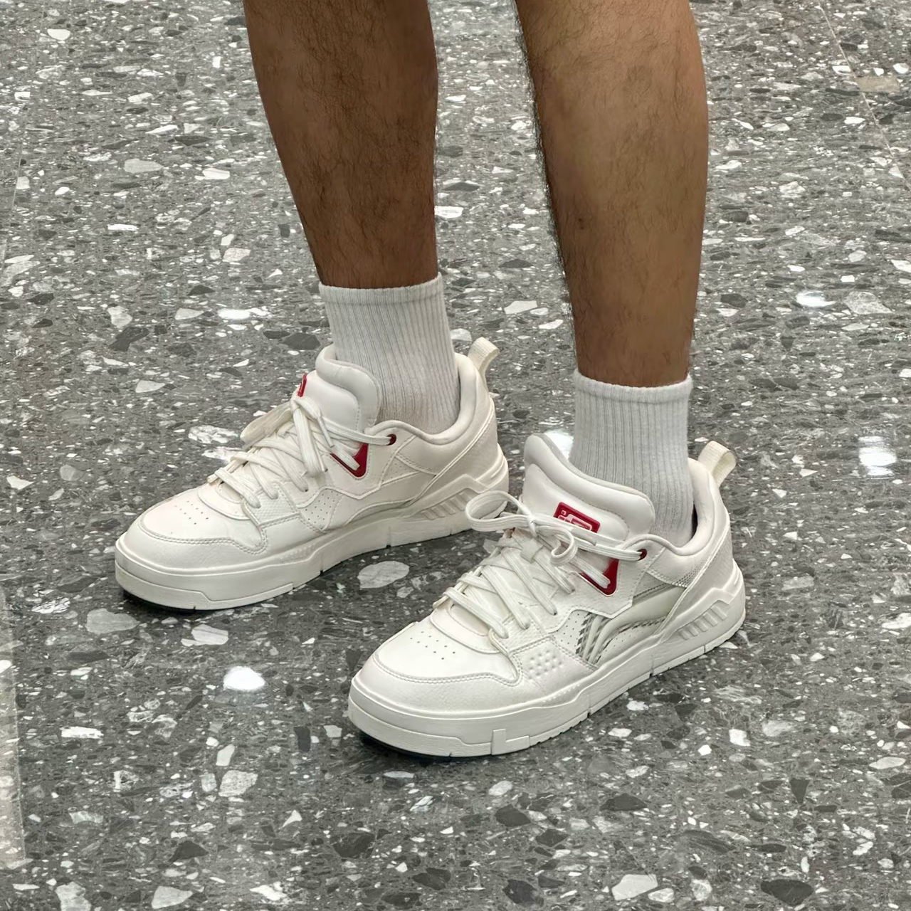 Lining李宁COMMON 80s 软弹 耐磨 回弹 板鞋 AGCU007 雪白色