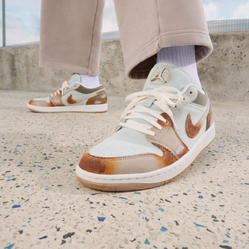 耐克AirJordan1LowSE蓝棕