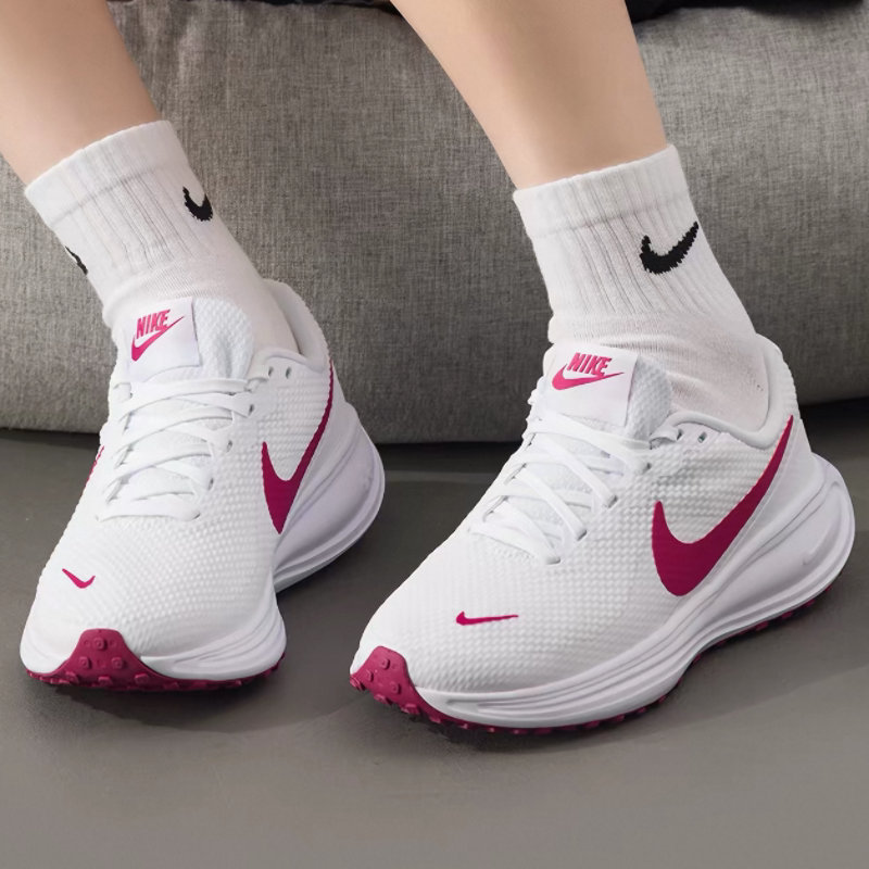 Nike低帮跑步鞋红白色