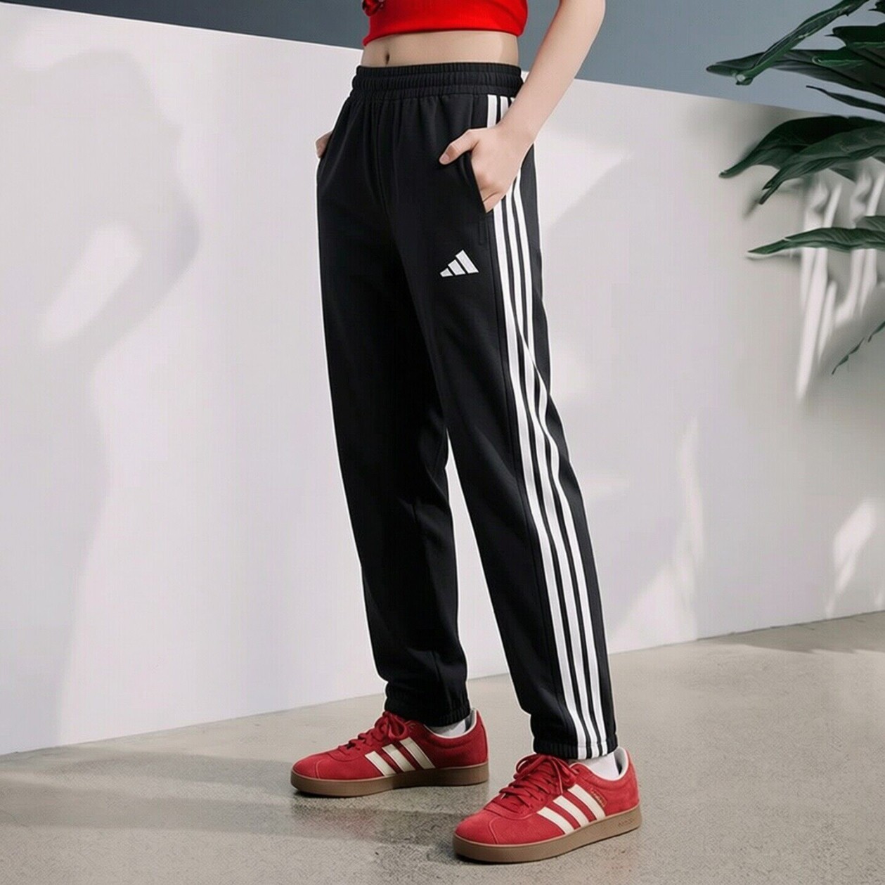 阿迪达斯运动休闲长裤子女款黑色