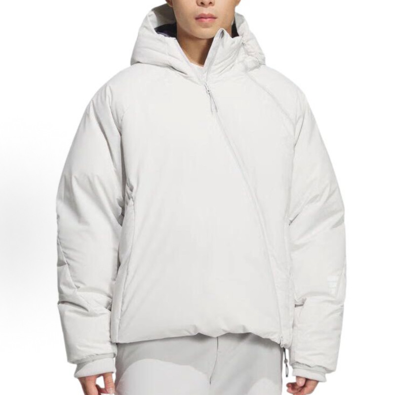 阿迪达斯连帽羽绒服宽松款
