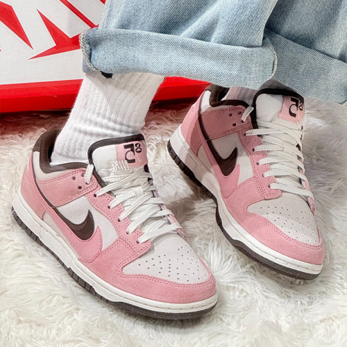 Nike/耐克Dunk Low“Double Swoosh”  低帮板鞋女款粉HV1799-161