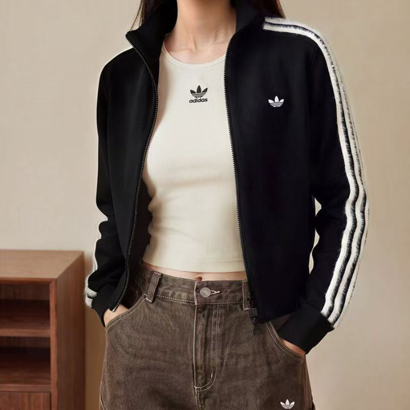 阿迪达斯女款黑白色夹克