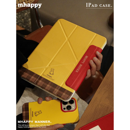 MhappyManner原创设计焦糖布丁格纹小狗适用于ipad磁吸保护壳y型带搭扣air67平板套pro11寸