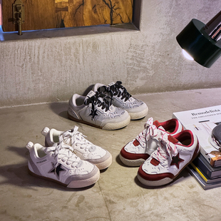 儿童复古星星板鞋女童真皮百搭休闲运动鞋魔术贴拼色男童德训鞋子