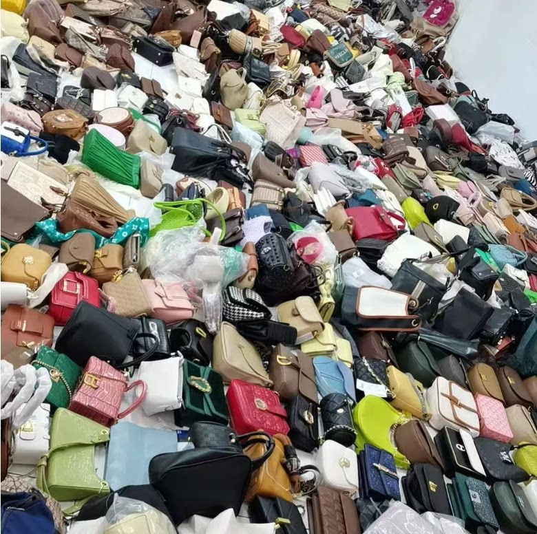 尾货女包公司尾单库存包包处理女包小众品牌微瑕疵包包批发