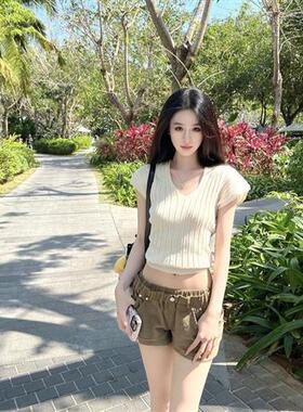 温柔奶杏色坑条针织短袖恤春夏新款修身显瘦短款气质领上衣女