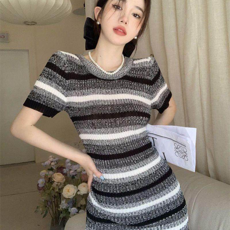 韩版黑白条纹圆领短袖连衣裙女夏季新款甜辣妹洋气修身短款包臀裙