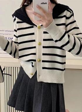 海军领条纹单排扣V领毛衣外套2023春秋新款女士温柔设计感上衣潮