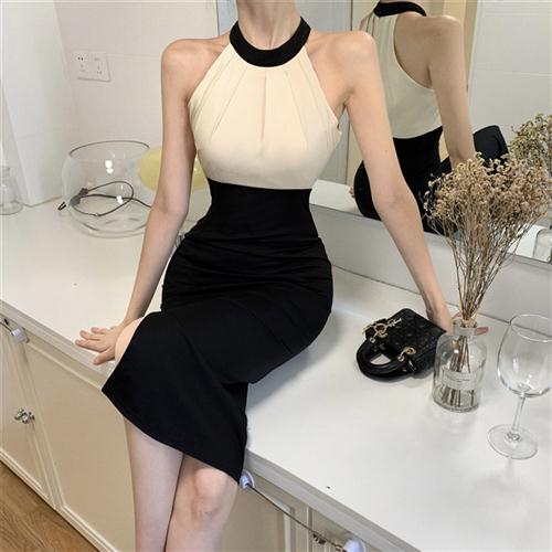 法式气质名媛连衣裙夏季设计感挂脖子拼接中长裙开㕚显瘦包臀裙子