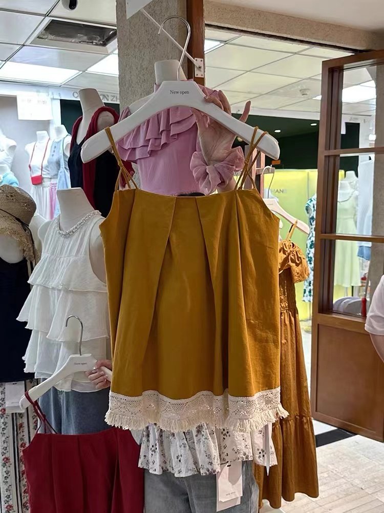 十三行女装2024新款法式别致小吊带背心蕾丝花边宽松甜辣上衣夏季