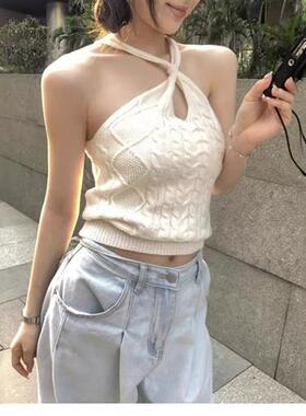 白色设计感交叉挂脖外穿针织吊带背心女夏季2024纯欲无袖短款上衣
