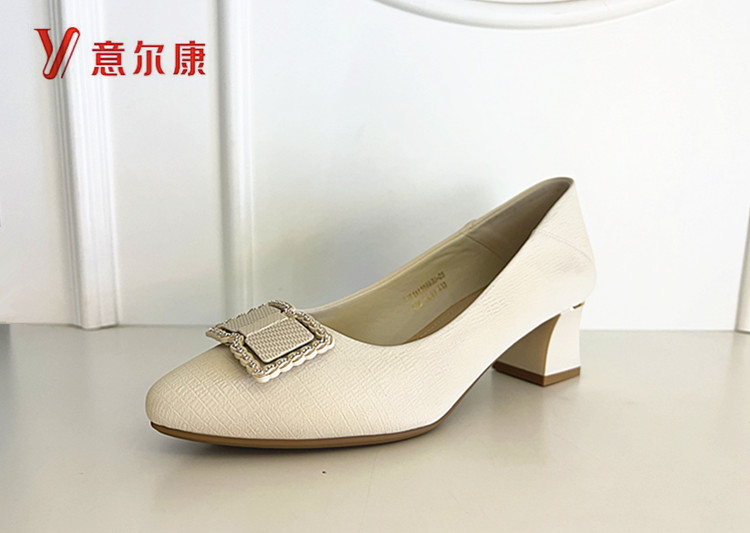 意尔康专柜正品女鞋2023新款真皮方扣软底单鞋女3151aa10892u