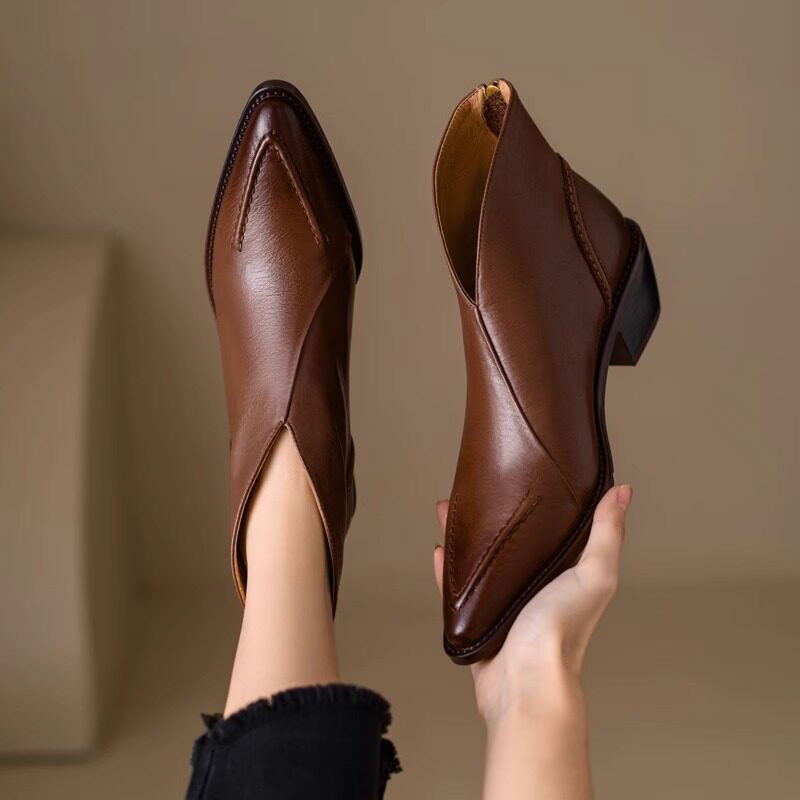 2025秋冬新款牛皮后拉链短筒中跟靴及裸靴复古英伦尖头短靴女粗跟