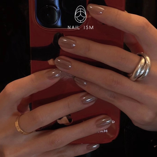海莉同款 秋冬系列 棕色奶茶极光短甲高级气质短甲 NAILISM